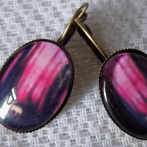 Boucles d'oreille dormeuses,bronze,rose et violet,cabochon verre ovale.