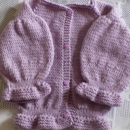 Gilet bébé mauve au tricot,taille 12/18 mois.