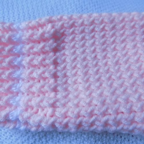 Paire de mitaines avec pouce , tricotée main , coloris gris brillant. - Un grand marché