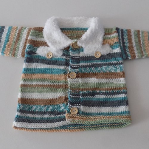 Veste gilet pour bébé tricoté main , taille 3 mois ,coloris multicolore.