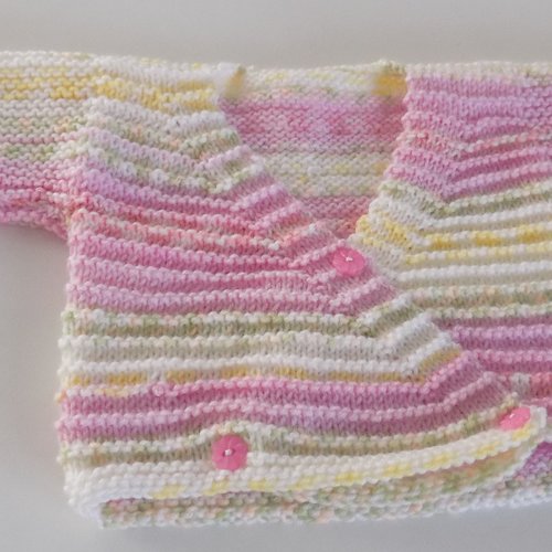 Brassière croisée tricotée main , coloris multicolore , taille naissance/1 mois.