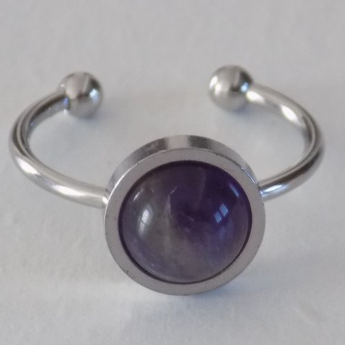 Bague ajustable argent , cabochon pierre fine améthyste coloris violet.