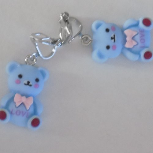 Boucles d'oreille clips pour enfants , pendentif ourson, 3 coloris disponibles.