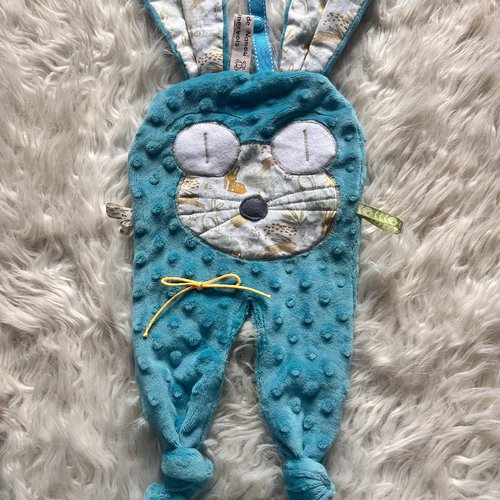 Doudou plat et son attache tetine