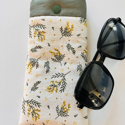 Étui à lunettes