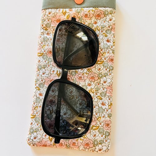 Étui à lunettes