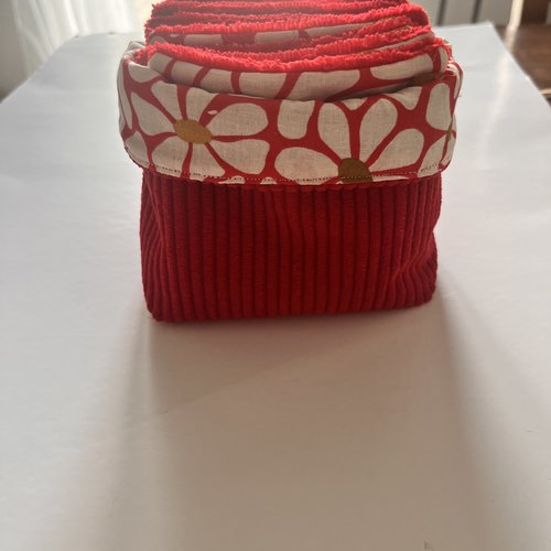 Lingettes réutilisables avec leur panière
