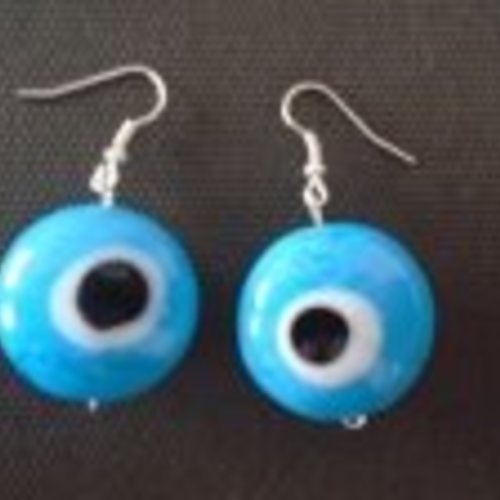 Boucles d'oreilles oeil de chat bleu clair