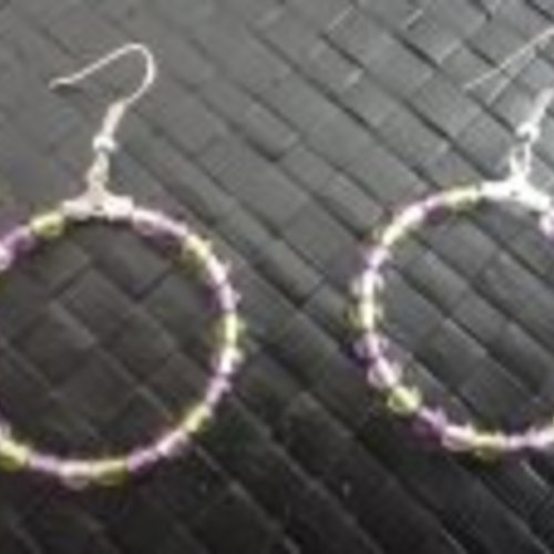 Créoles perles en verre vert, violet et rose