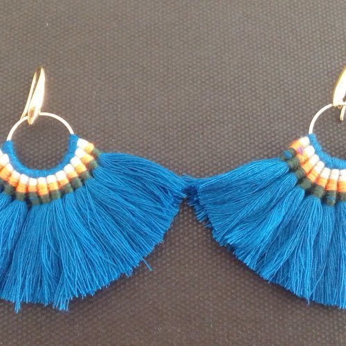 Boucles d'oreille métal doré et pendentif éventail avec pompons bleu