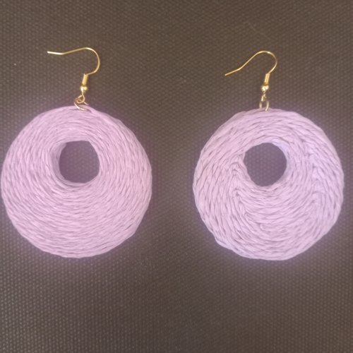 Boucles d oreilles pendentifs raphia lilas