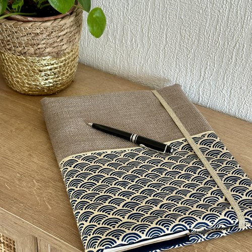 Protège livre en lin et tissu japonais petites vagues / housse agenda sur mesure / etui notebook beige bleu et doré, personnalisé