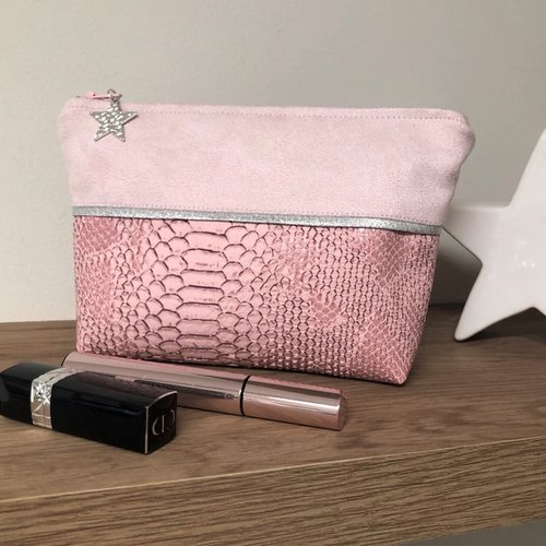 Pochette maquillage rose pastel et argentée / trousse de sac femme, suédine et cuir végétal crocodile / cadeau personnalisé