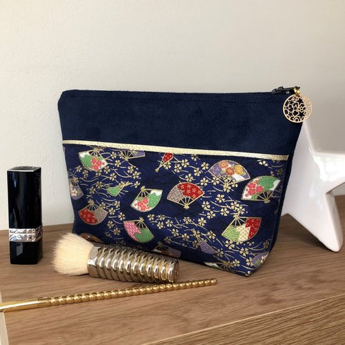 Pochette maquillage bleu marine, éventails japonais et fleurs cerisier / pochette en suédine et tissu japonais / personnalisable