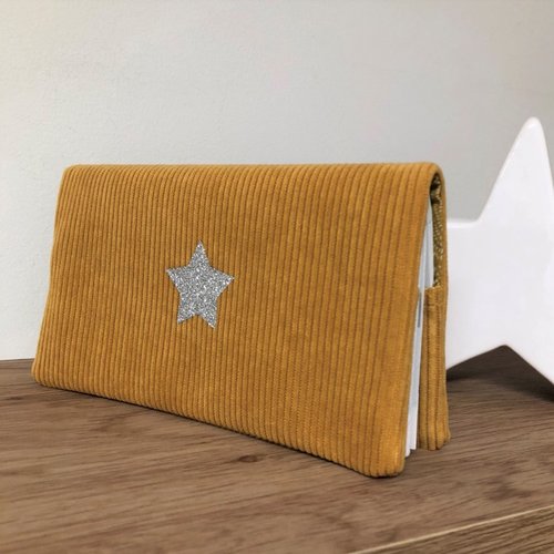 Porte chéquier en velours jaune moutarde, étoile argentée / etui carnet de chèques format portefeuille / personnalisable