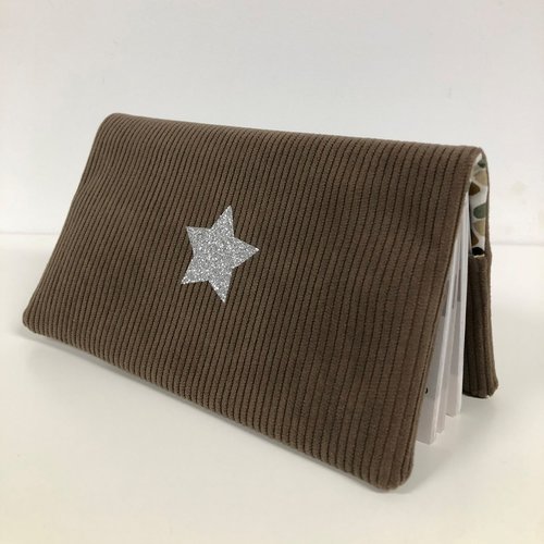 Porte chéquier en velours marron chamois, étoile argentée / etui carnet de chèques format portefeuille / personnalisable