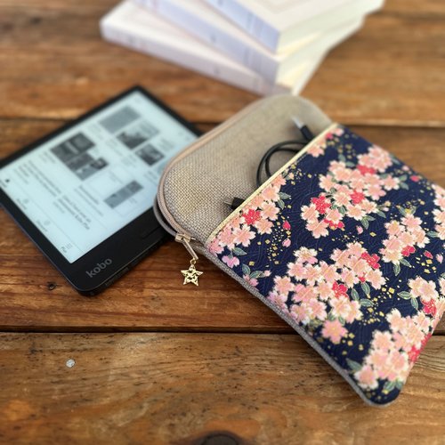 Pochette liseuse en lin beige et tissu japonais fleuri / housse ebook sur mesure, personnalisable / fleurs de cerisier