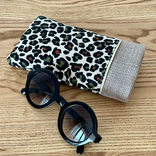 Etui lunettes souple en lin beige léopard / pochette molletonnée à fermoir aimanté, personnalisable