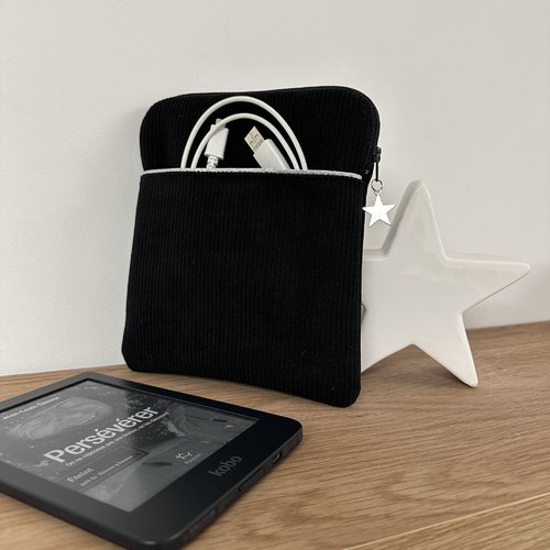 Pochette kobo en velours cotelé noir / housse liseuse numérique avec poche / etui zippé kindle personnalisable