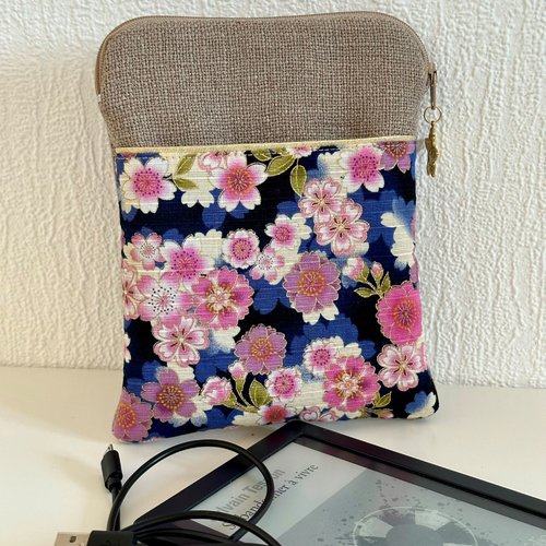 Pochette liseuse en lin beige et tissu japonais fleurs / housse ebook sur mesure, personnalisable / pivoines roses