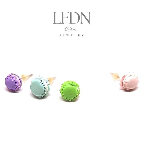 Boucles d'oreille fimo macarons, fimo puces macaron, bijoux gourmands
