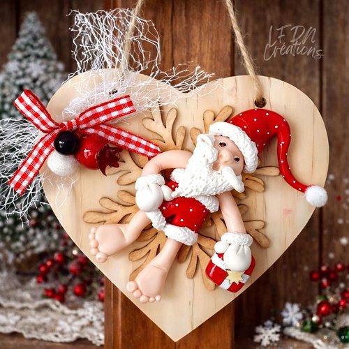 Plaque de porte coeur en bois à suspendre noël, père noël en fimo, idée cadeau