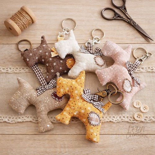 Porte clé chien en tissu, bijoux de sac chien, animaux couture fait main