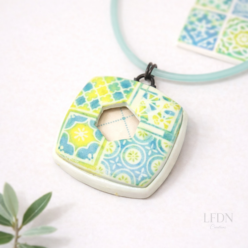 Collier polymère azulejos, bijoux fimo azulejos, bijoux de créateur en fimo