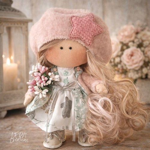 Poupée en tissu tilda fait main, poupée karmalek, poupée de décoration ooak