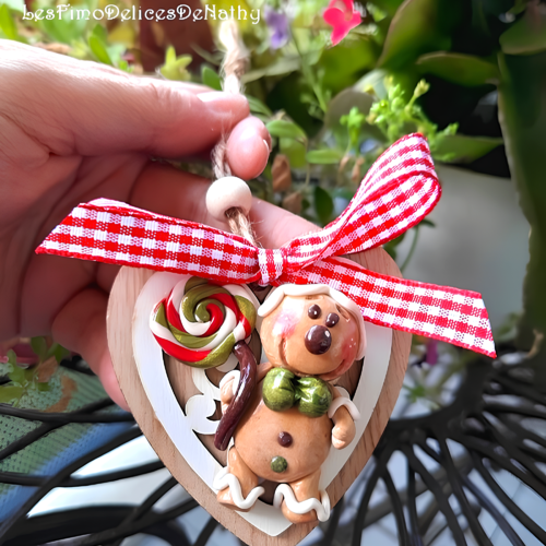 Coeur en bois à suspendre bonhomme pain d'épices, gingerbread en fimo,  décoration de noël en fimo - Un grand marché