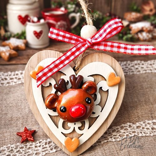 Coeur en bois à suspendre renne rudolph en fimo, décoration de noël, déco de sapin en fimo