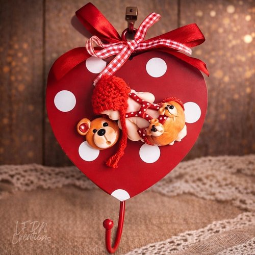 Crochet mural coeur et bébé fimo , porte-manteau enfant, décoration chambre enfant, cadeau de naissance