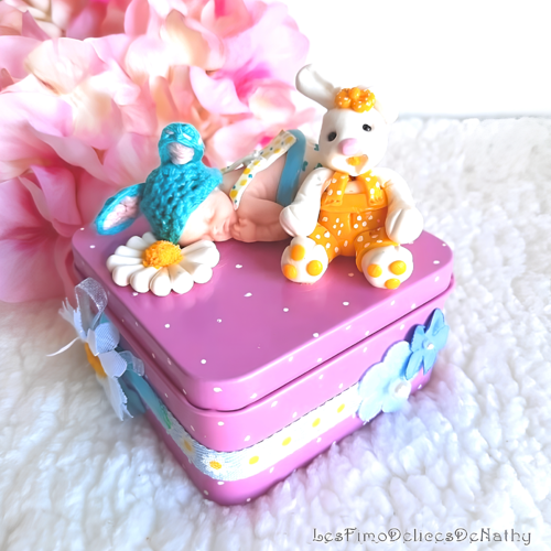 Boîte à souvenirs bébé personnalisable, boite personnalisée lapin, décoration lapin en fimo, cadeau de naissance