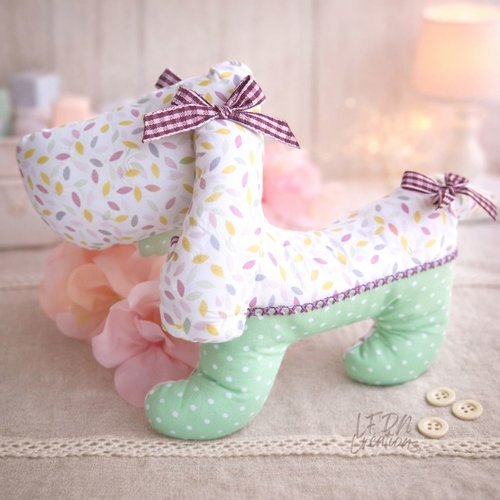 Chien en tissu, décoration chien, déco chambre bébé, doudou chien, animaux en tissu