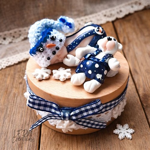 Boîte à musique en bois bébé en fimo, déco noël, décoration chambre enfant en fimo