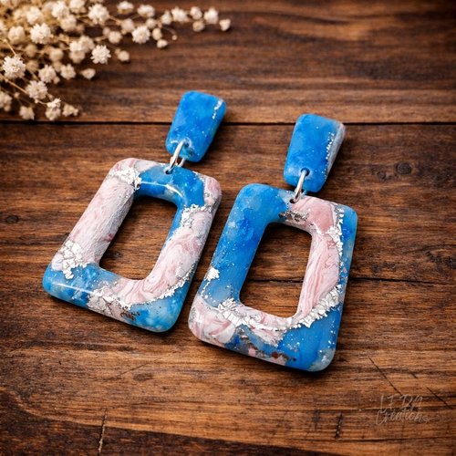 Boucles d'oreille graphiques polymère et résine effet quartz bleu, rose et argent