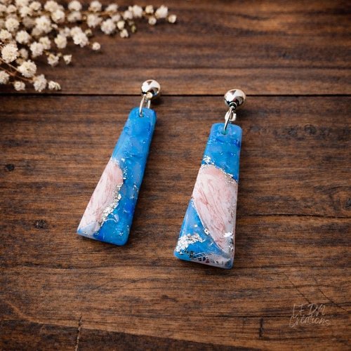 Boucles d'oreille longues polymère et résine effet quartz bleu, rose et argent