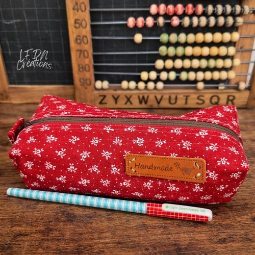 Trousse d'écolière en tissu liberty fleuri + 1 crayon offert