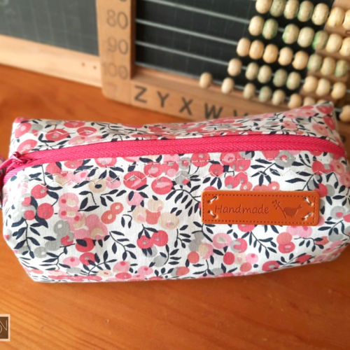 Trousse d'écolière en tissu liberty fleuri + 1 crayon offert