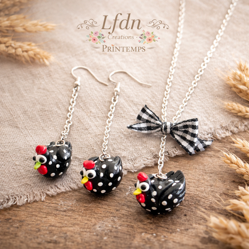 Parure poules pâques fait main – collier et boucles d’oreille poule en pâte polymère – bijou campagne chic printemps