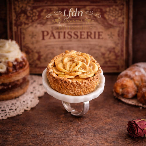 Bague gâteau pomme sur assiette – destock