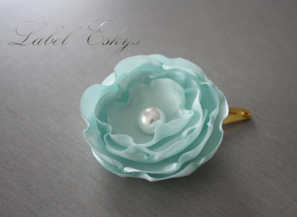 Barrette Fleur Vert D Eau Menthe Enfant Bebe Bapteme Mariage Cortege Un Grand Marche