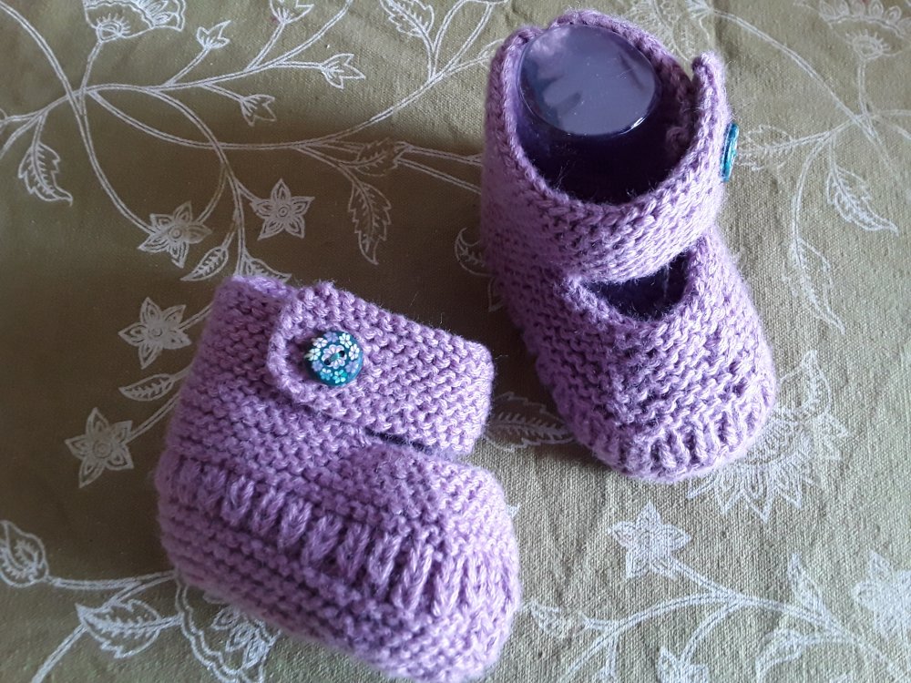 Chaussons Bebe Naissance 3 Mois En Coton Tricotes Main Un Grand Marche