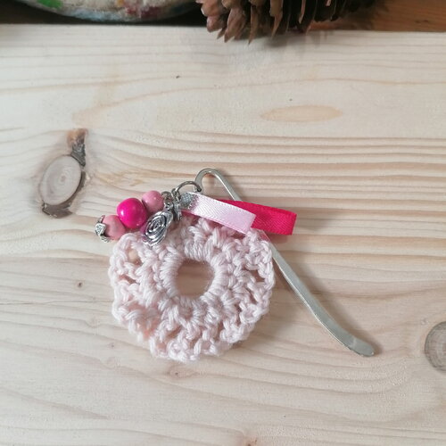 Marque pages  crochet laine rose, fait main