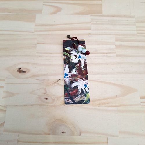 Marque page peinture abstraite perles blanches