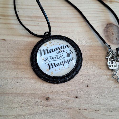 Collier cabochon maman magique