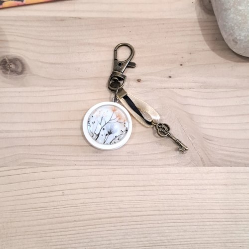 Porte clef cabochon fleur séchée