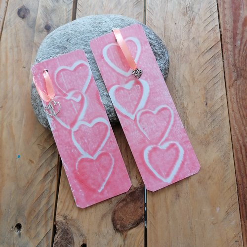 Marque-pages papier cœur roses