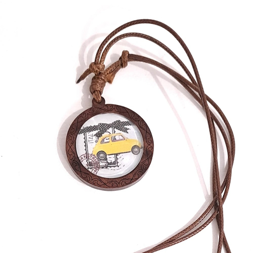 Collier cabochon voiture vintage jaune