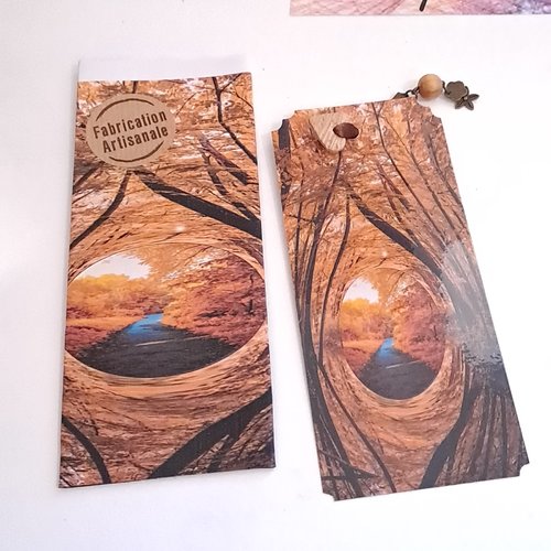 Marque-pages petite route dans les bois